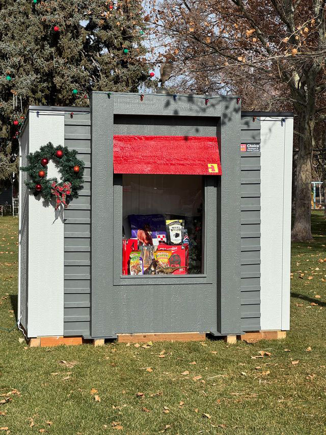 Choice Hardware front of mini store Holiday Displays Drive Traffic and Community Connection for Two Do it Best Retailers